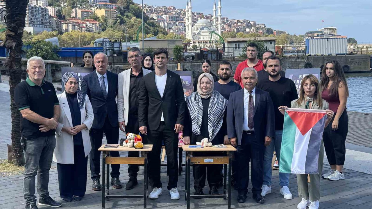 Gazzeli çocuklar için boş sıralar etkinliği yapıldı