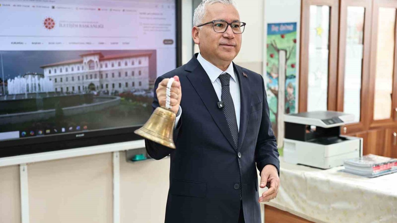 Sivas’ta 114 bin öğrenci için ders zili çaldı