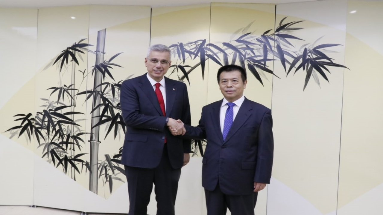 Bakan Memişoğlu, Çin Halk Cumhuriyeti Ulusal Sağlık Komisyonu Başkanı Haichoa ile görüştü