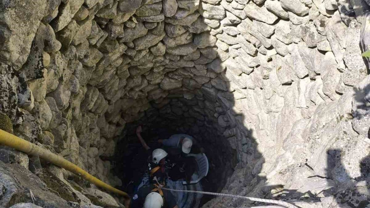 Hatay’da 7 metre derinliğindeki kuyuya düşen kadın kurtarıldı