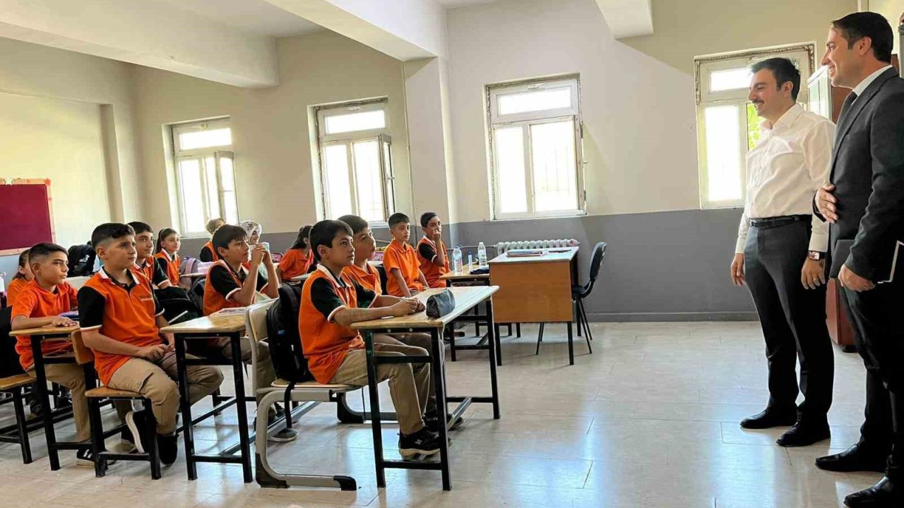 Dicle’de yeni eğitim - öğretim yılının ilk ders zili çaldı