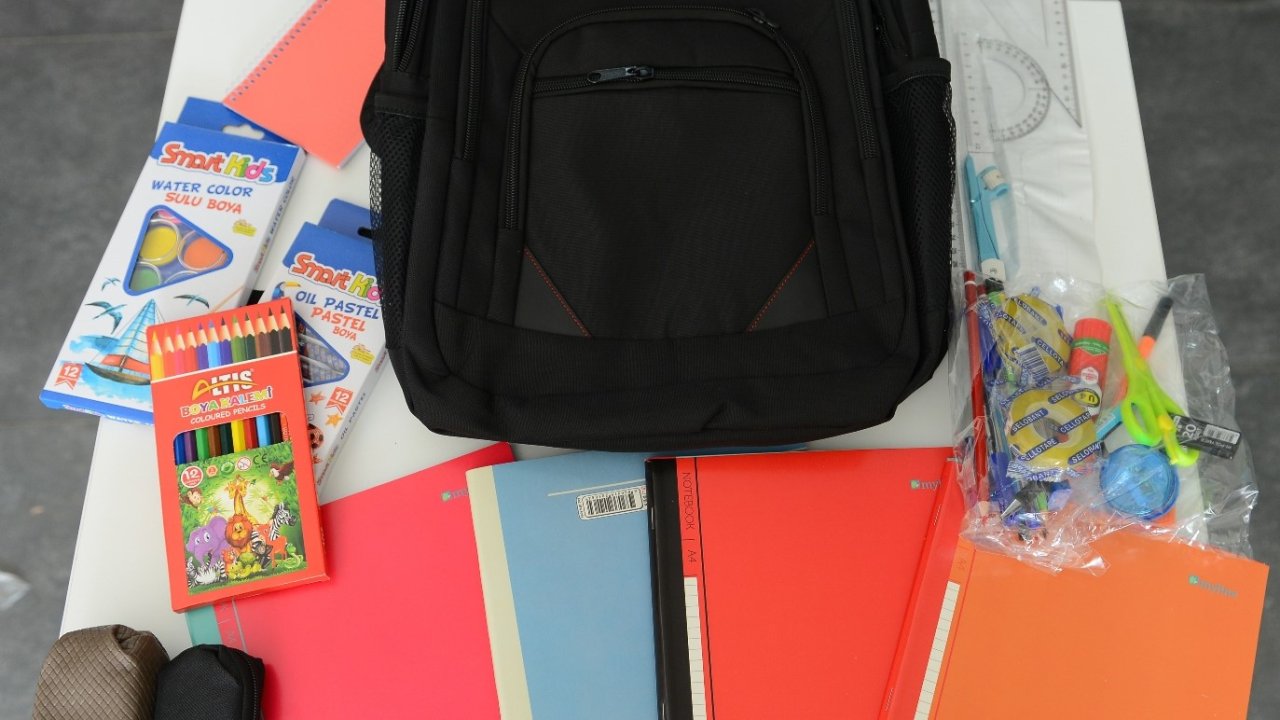 Nilüfer Belediyesi’nden ihtiyaç sahibi öğrencilere kırtasiye desteği