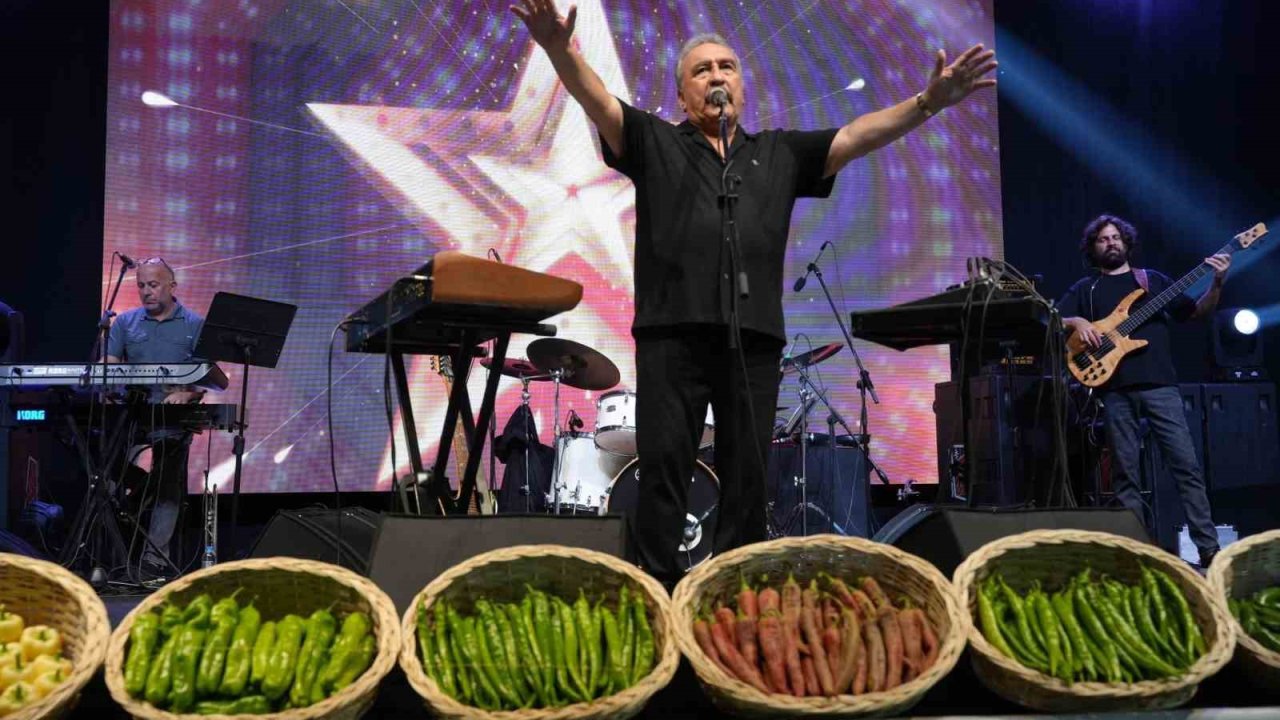 Bursa’da Pamela ve Ümit Besen rüzgarı