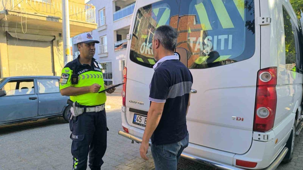 Okulun ilk gününde servislere sıkı denetim