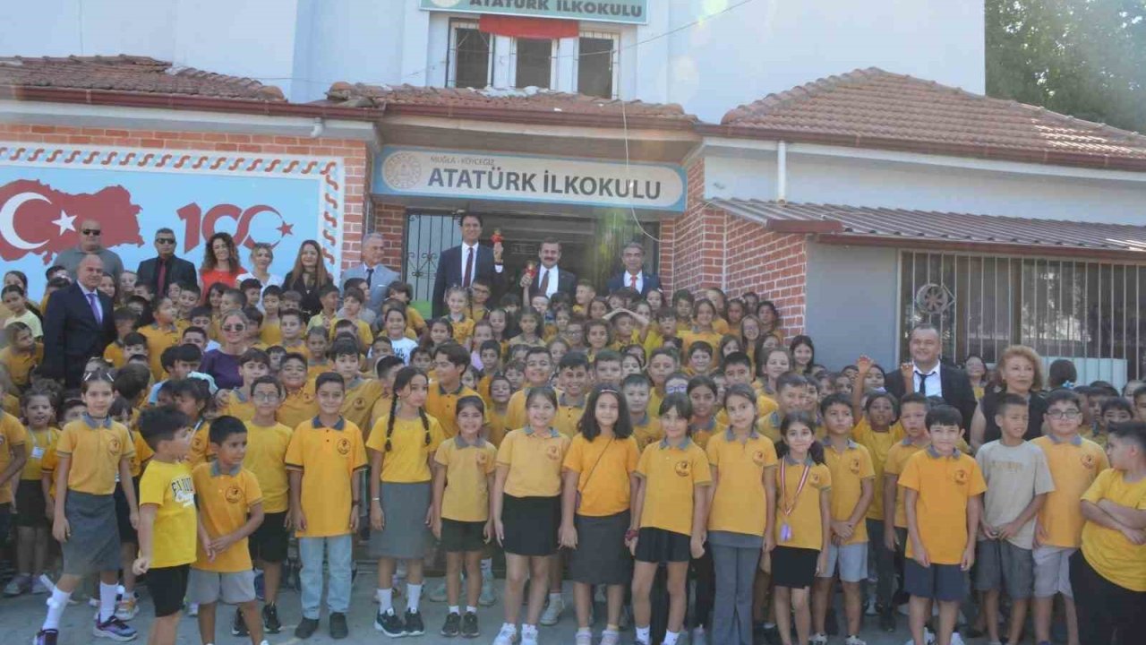 Köyceğiz’de okullar fidan dikim etkinliği ile açıldı