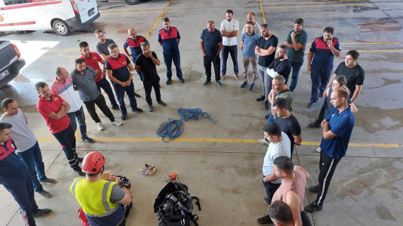 Belediye personeline yüksekte çalışma eğitici eğitimi verildi