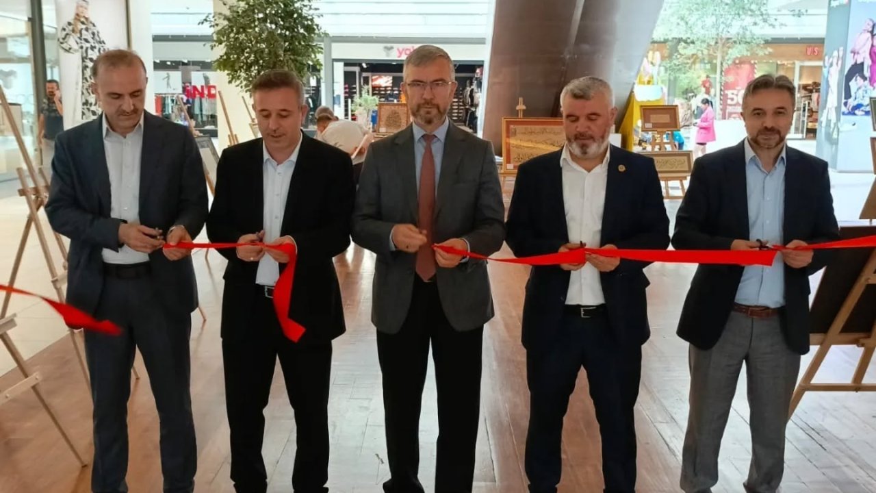 Kütahya’da "Bizim Çizgimiz" Hüsn-i Hat Sergisi açıldı