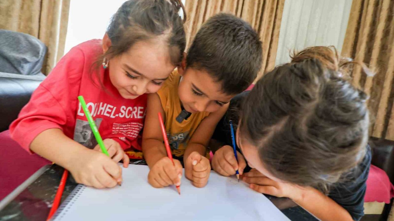 Türk Kızılay’dan deprem bölgesindeki 7 bin 107 öğrenciye yardım eli