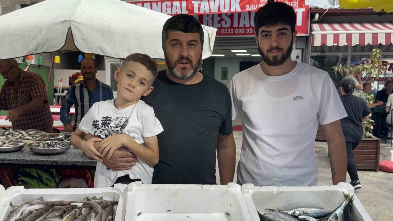 Zonguldak’ta tezgahlar balıkla şenlendi