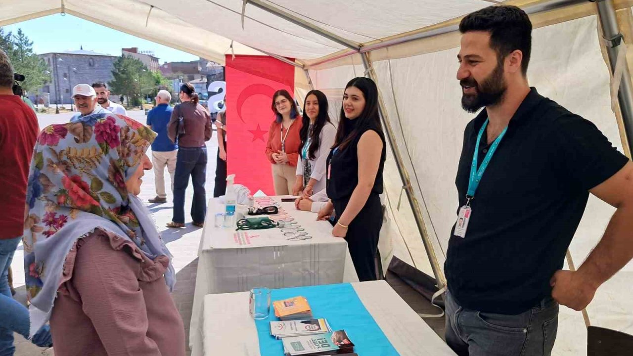 Kars’ta Halk Sağlığı Haftası’nda vatandaşlar bilgilendirildi