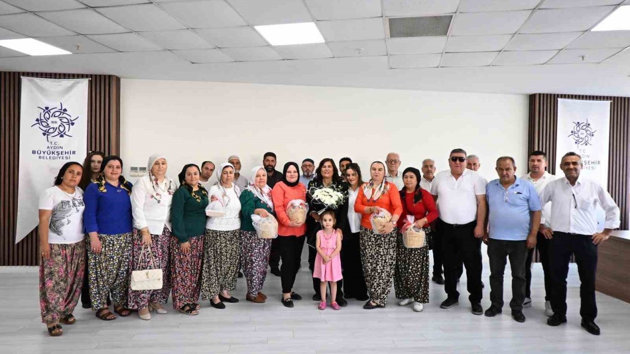 Köylüler’den Başkan Çerçioğlu’na incirli teşekkür