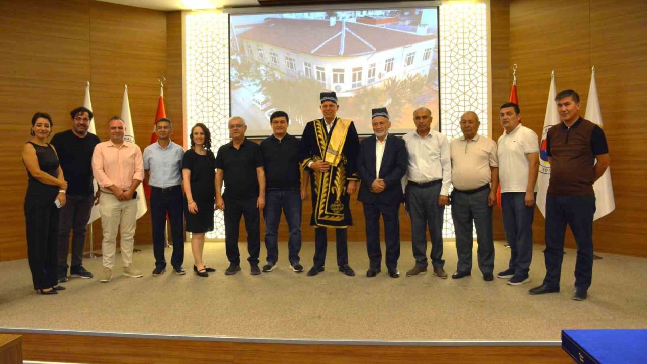 Özkasap, Özbekistanlı üzüm üreticilerini bilgilendirdi