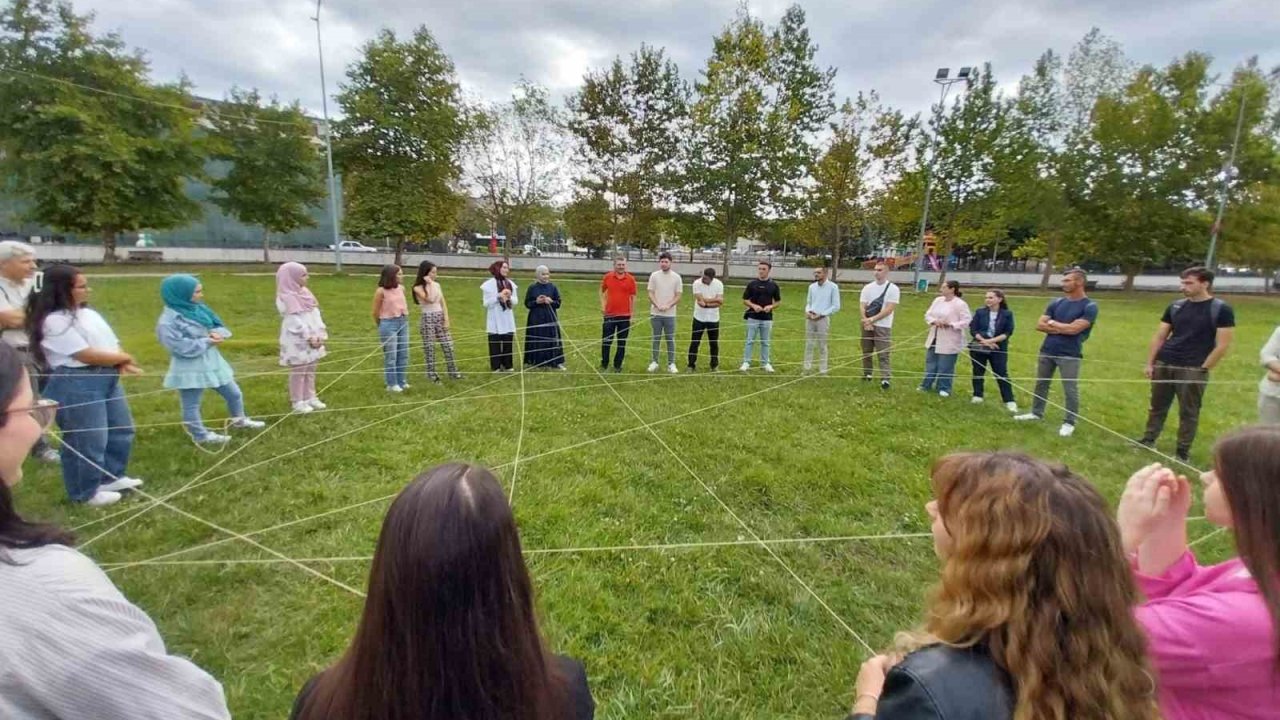 Bulgaristan’dan gelen gençler Kocaeli’de eğitim kampında