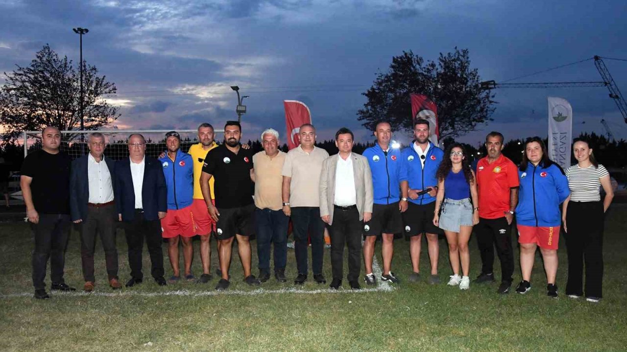 Osmangazi’de minik yetenekler futbol şöleninde buluştu