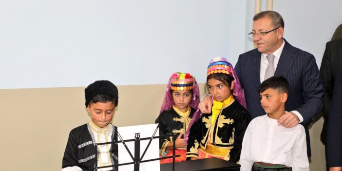 Vali Polat, Müzik Sınıfını ziyaret etti.