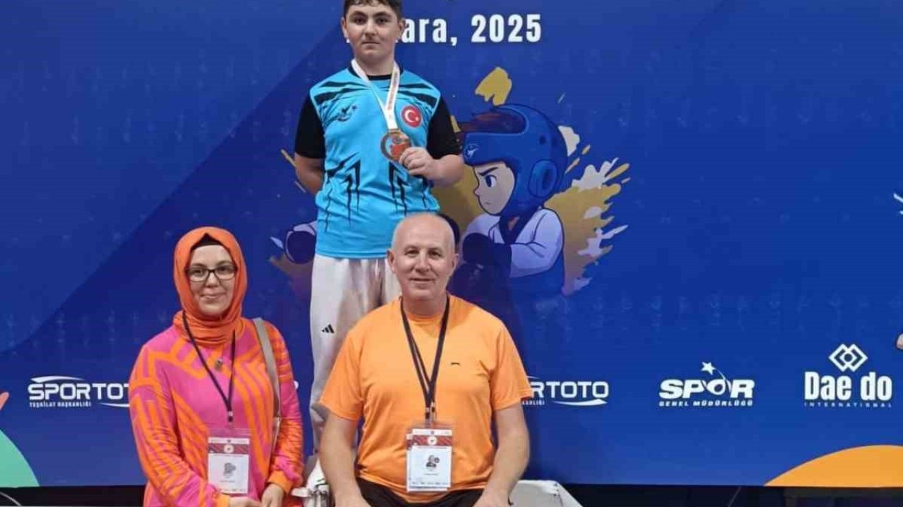 Ahmet Selim Uras Türkiye 3. oldu