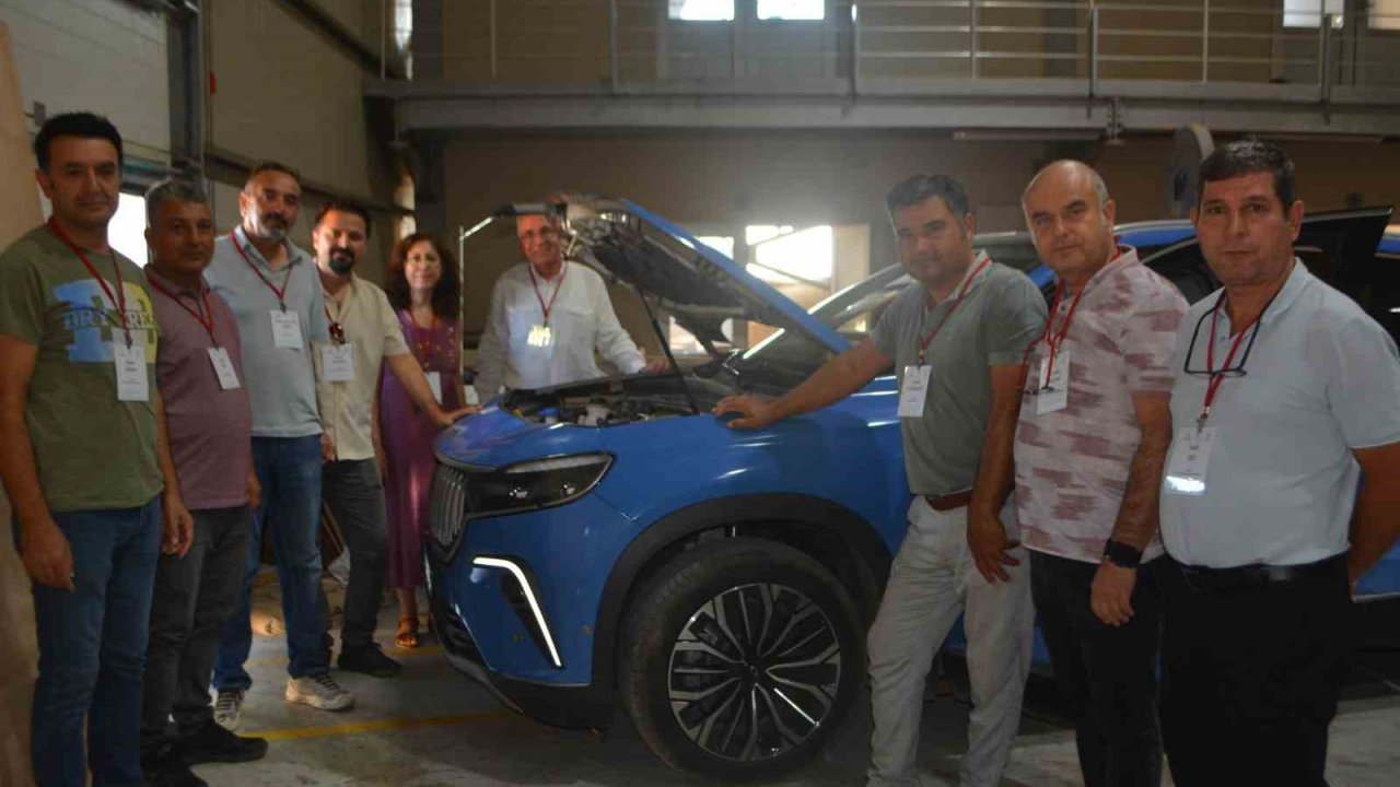 Ayvalık’ta Öğretmenlere "Hibrit ve Elektrikli Araç Teknolojileri" Eğitimi