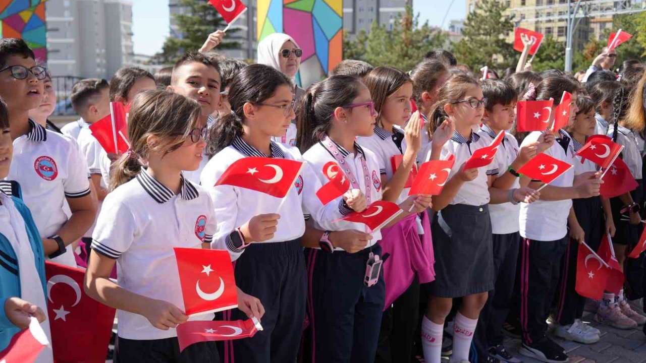 Niğde’de İlköğretim Haftası kutlandı