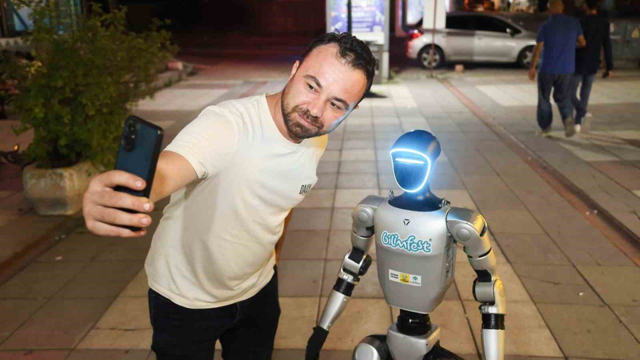 Festivale robotlu davet