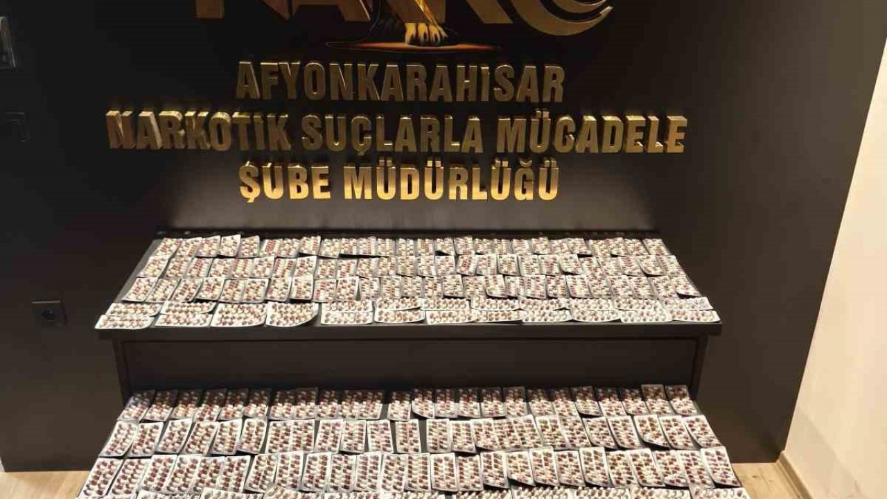 Uyuşturucu haplarla yakalanan 2 kişi tutuklandı