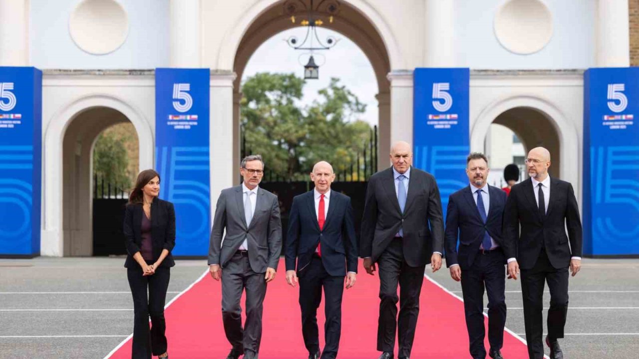 İngiltere Savunma Bakanı Healey: "Putin’in ne yaptığını görüyoruz, bizi yine test ediyor"