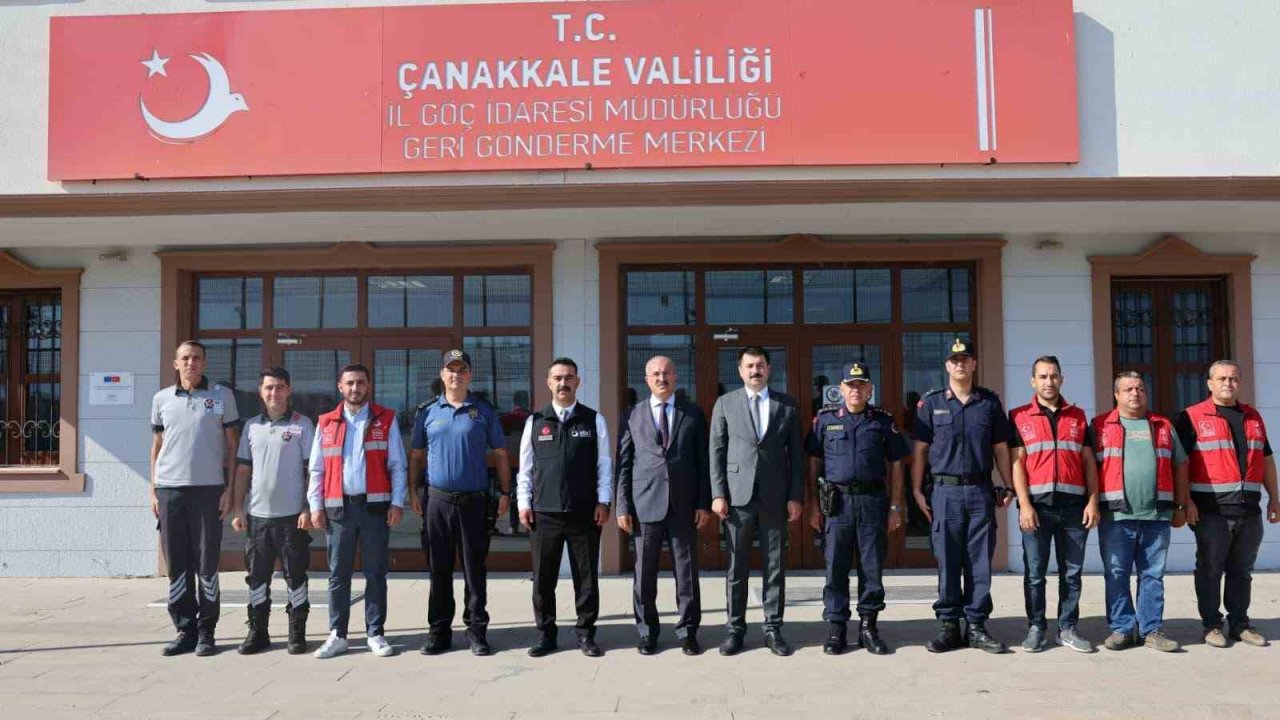 Vali Toraman, Düzensiz Göçmen Ön Kabul ve Sevk Merkezinde incelemelerde bulundu