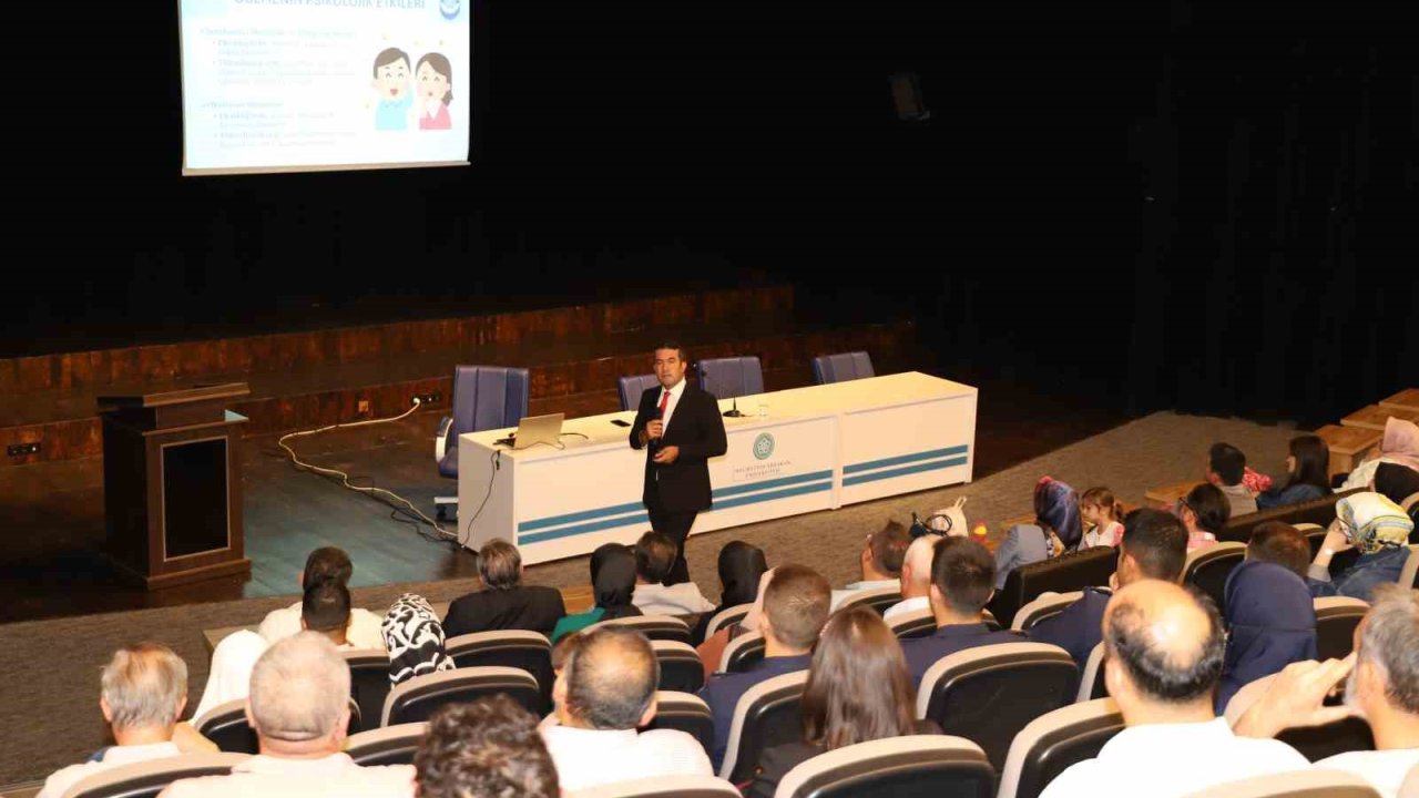 Evliliklerde ufak tebessümler, büyük farklar oluşturuyor