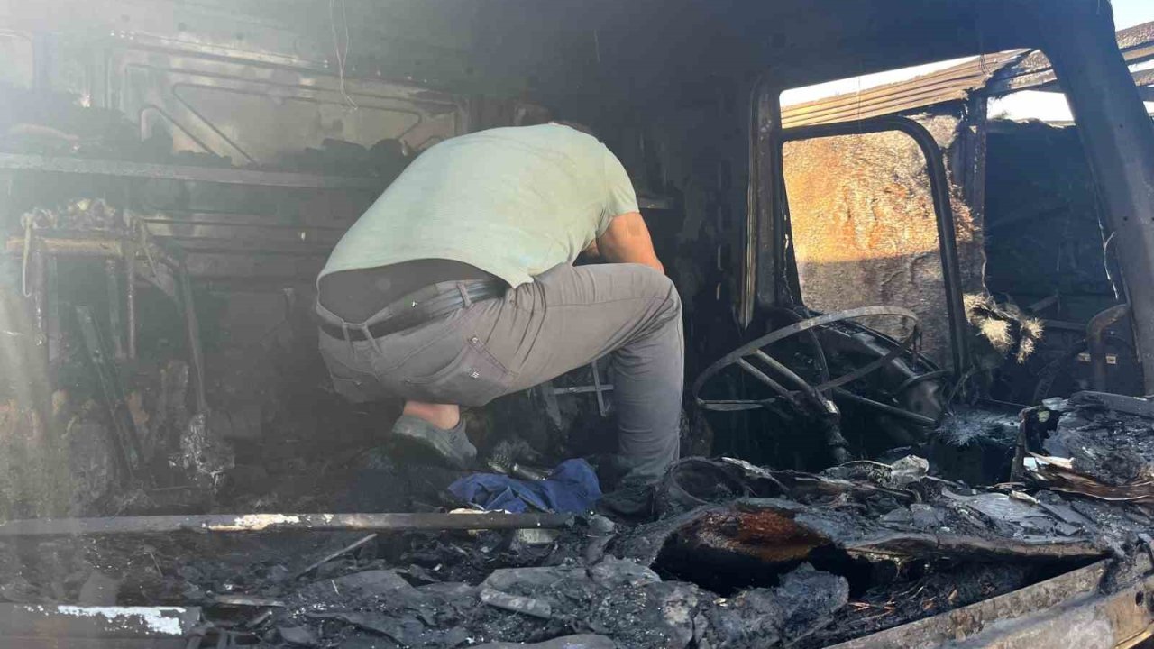 İzmir’de tır garajında yangın çıktı