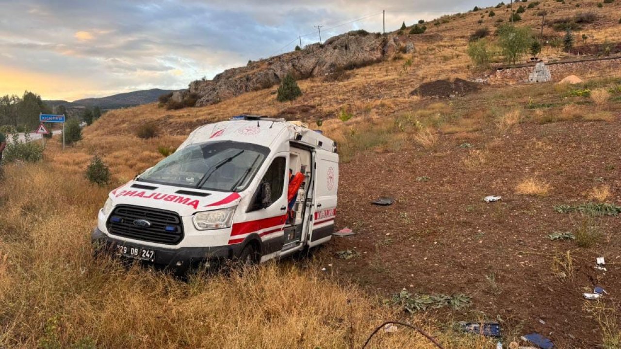 Gümüşhane’de ambulans takla attı: 3 sağlık personeli yaralandı