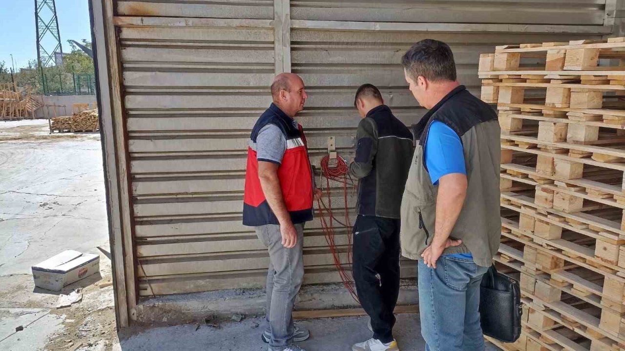 Kütahya’da ahşap palet üretimi yapan işletmeler denetlendi