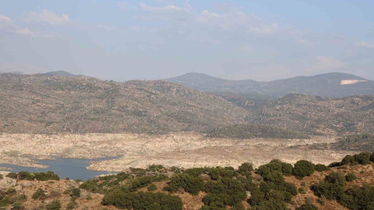 350 milyon metreküp depolama hacmine sahip Adnan Menderes Barajı, kuruma noktasına geldi