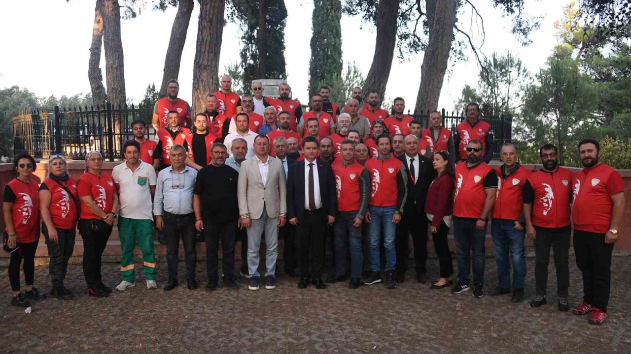 Motosikletli kortej herkesi coşturdu