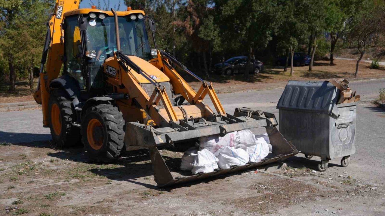Düzce Belediyesi’nin ‘Temiz Şehir Düzce’ kampanyası hız kesmeden devam ediyor