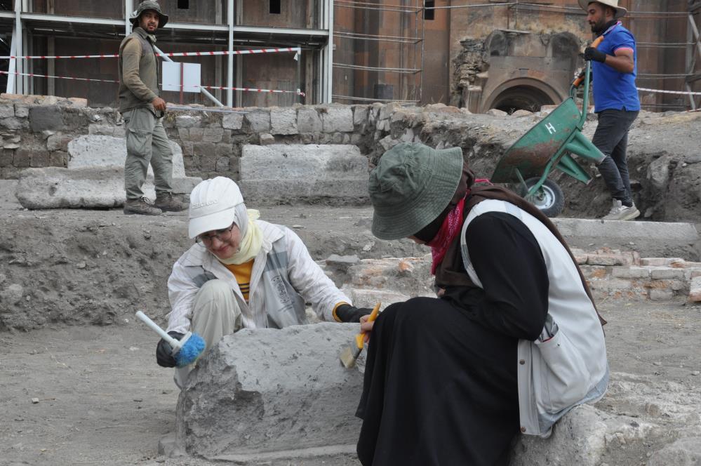 Başkent Üniversitesi öğrencileri Ani'de kazı çalışmalarına katıldı