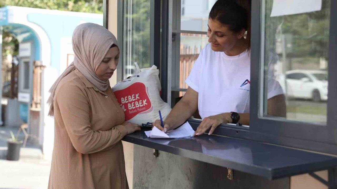 Mersin’de ’El Bebek Gül Bebek’ projesi ile ailelere 53 bin 113 paket destek sağlandı