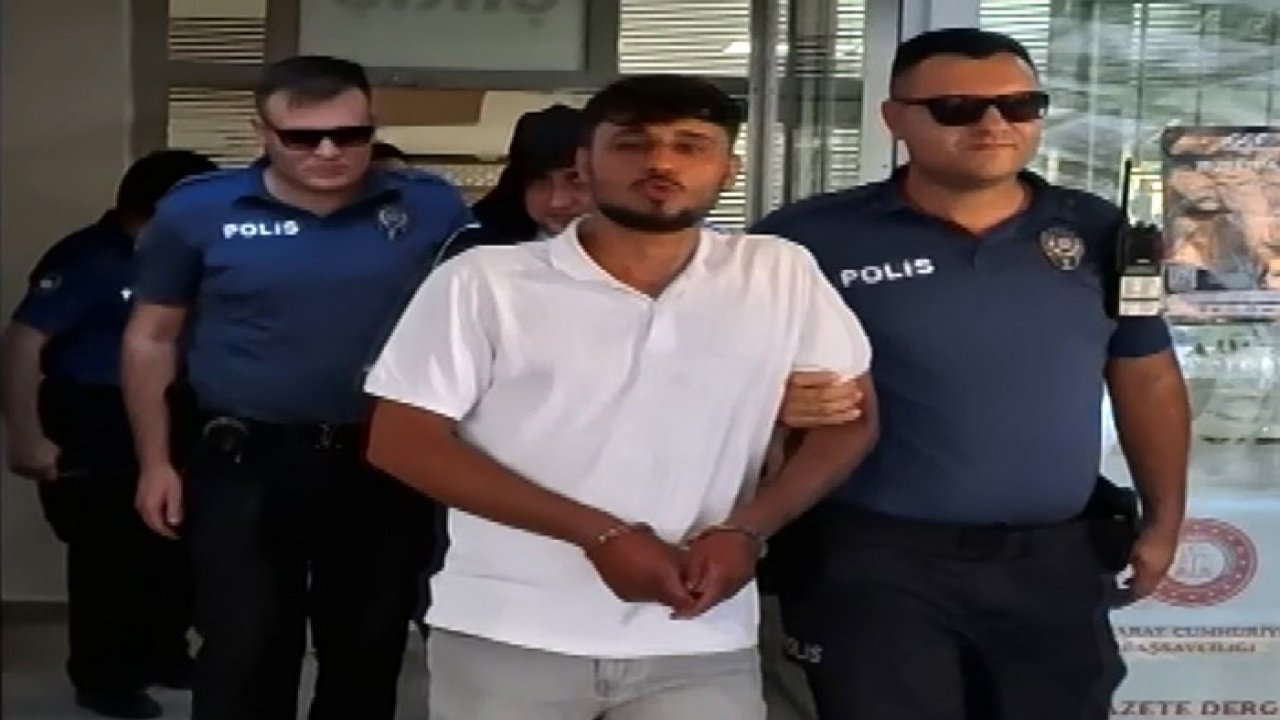 Tutuklanınca gazeteciye öpücük atıp, "Zeki Müren’e selam" dedi