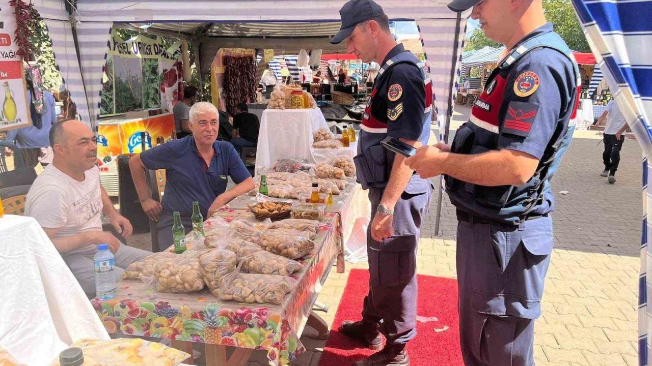 Karacasu’da festival alanında esnafa ’Güvenli Ticaret’ uyarısı