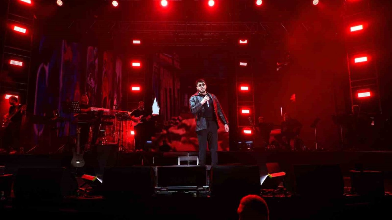 Semicenk konserinde izdiham yaşandı