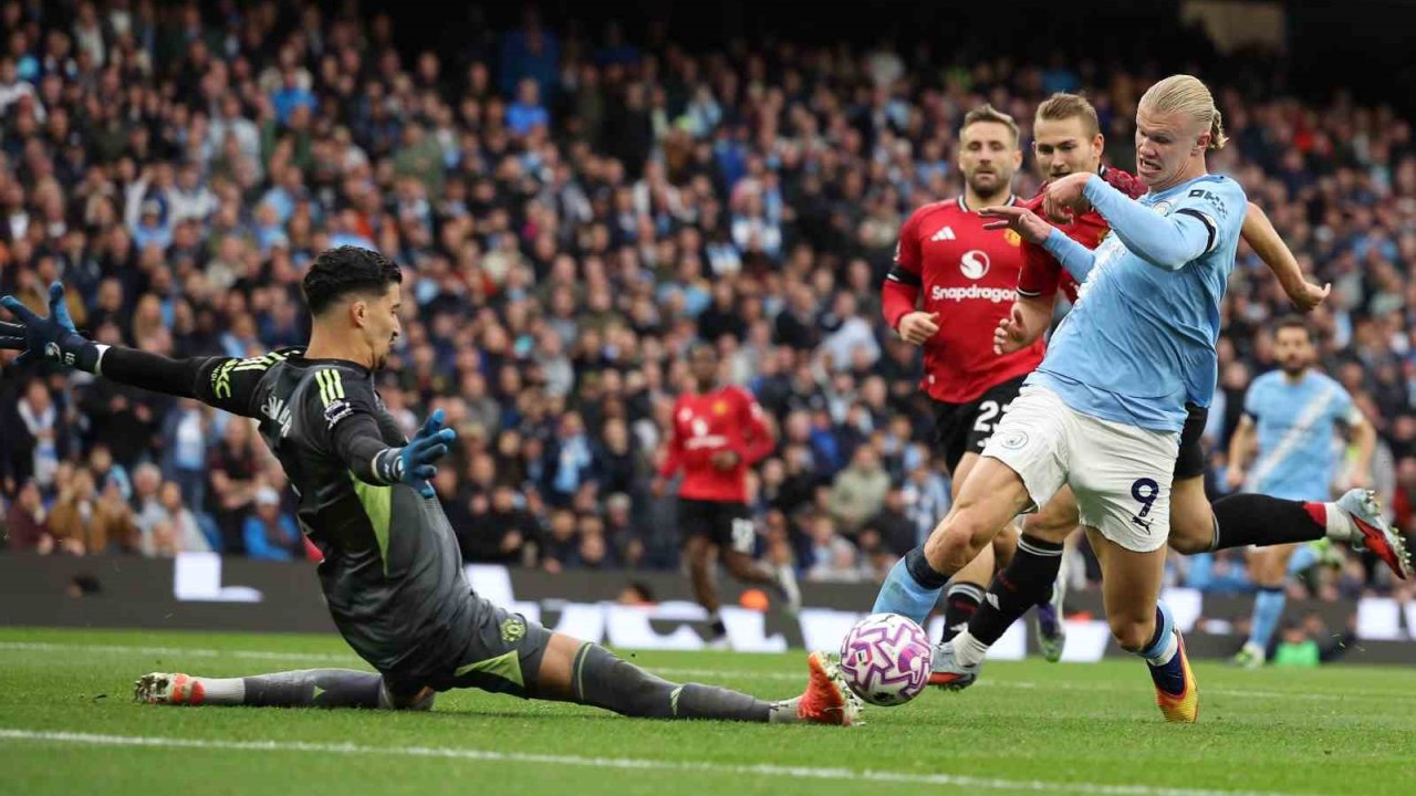 Manchester derbisinde kazanan City