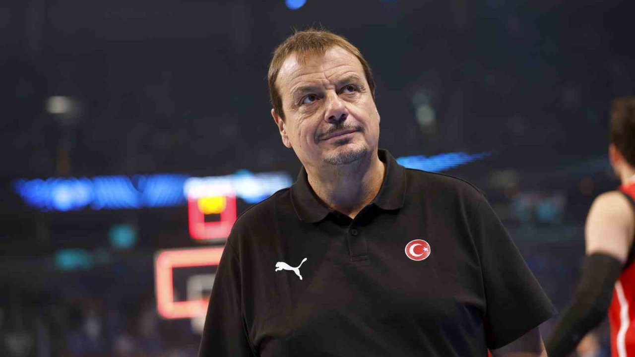 Ergin Ataman, Avrupa Şampiyonası’nın en iyi başantrenörü seçildi