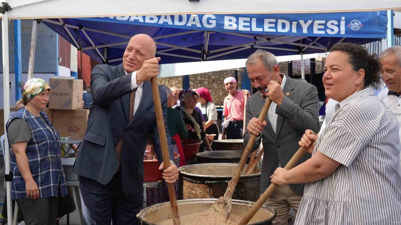 Babadağ’da 26.’sı düzenlenen geleneksel etkinlikte 10 ton keşkek ikram edildi