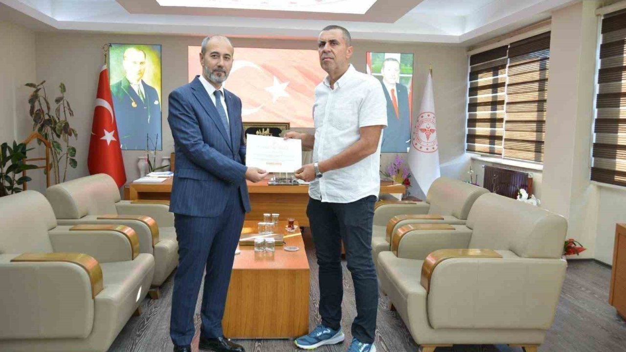 Dinar’da en fazla kanser taraması yapan sağlık personeli ödüllendirildi