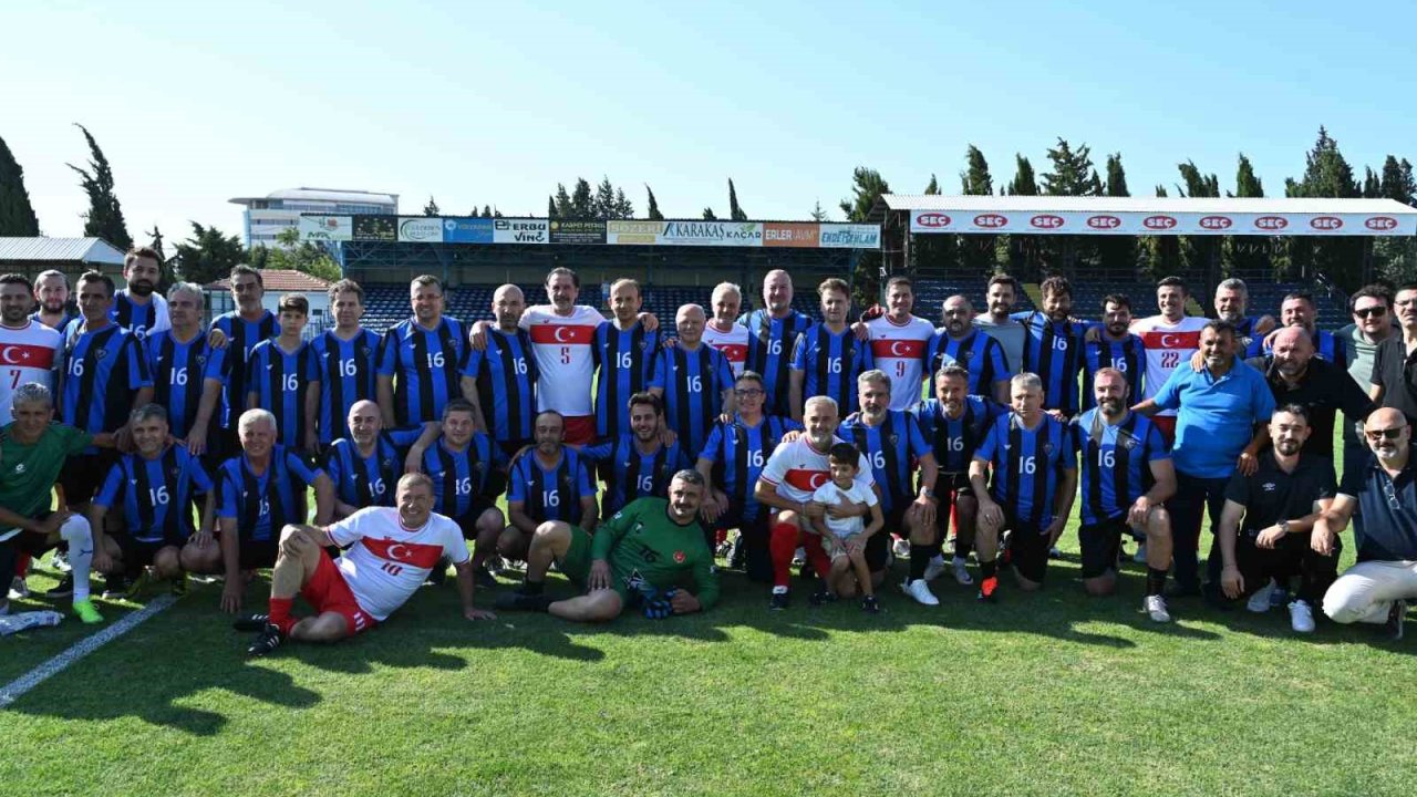 Futbolun efsaneleri Karacabey için sahaya çıktı
