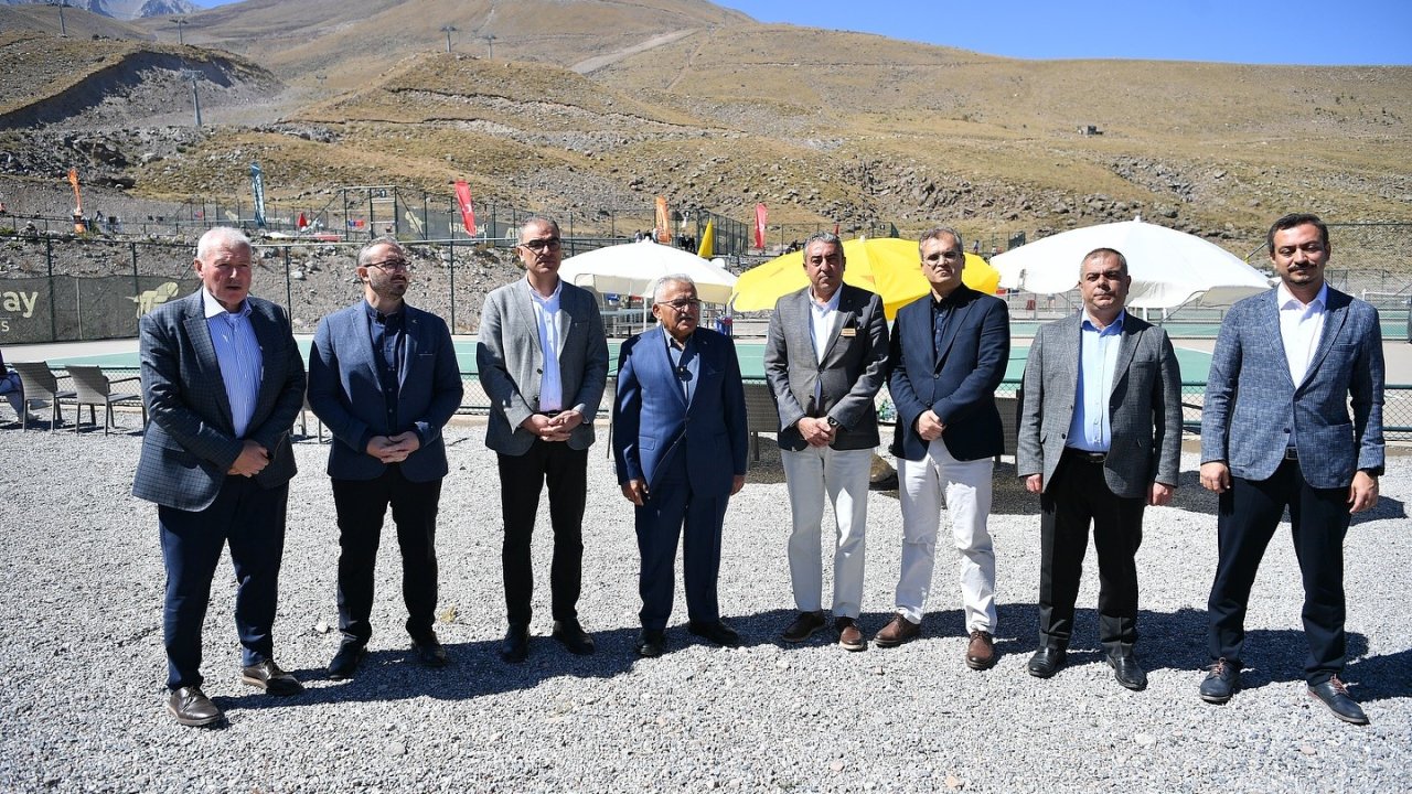 Başkan Büyükkılıç, Erciyes’teki Dünya Tenis Turu’na ev sahipliği yapan büyükşehir yatırımlarını inceledi