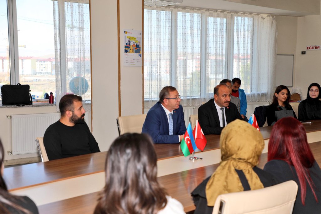 Vali Polat, Öğretmenlerle Bir Araya Geldi