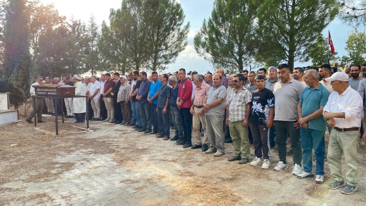 Göçükten sağ olarak kurtarıldıktan sonra hayatını kaybeden madenci son yolculuğuna uğurlandı