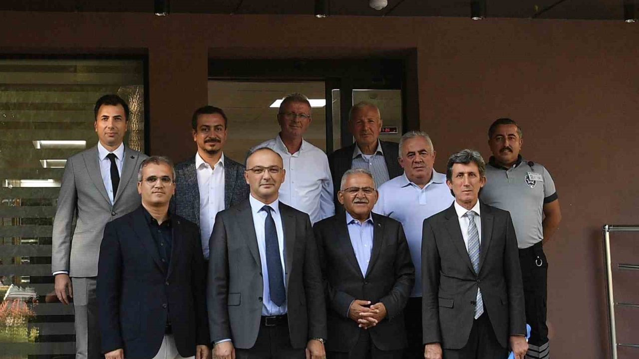 Başkan Büyükkılıç’tan karayolları ile ulaşımın geleceği için güç birliği