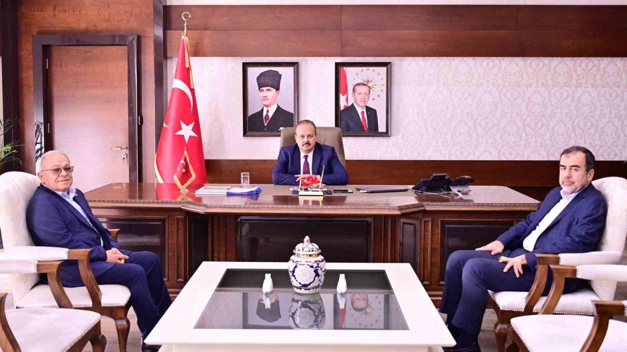 Büyükşehir Belediye Meclisi toplantısı öncesi Vali Canbolat, AK Parti ve CHP İl Başkanlarını ağırladı