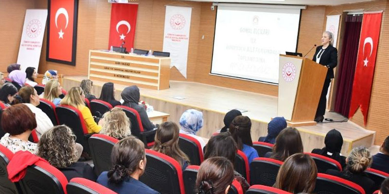 Kars’ta Koruyucu Aile Farkındalık Toplantısı Düzenlendi