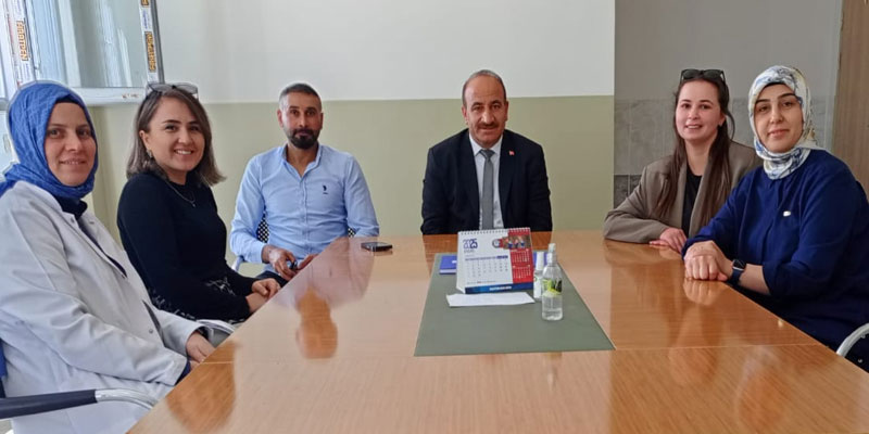 Milli Eğitim Müdürü Kaya, 100. Yıl Cumhuriyet Ortaokulu’nu Ziyaret Etti